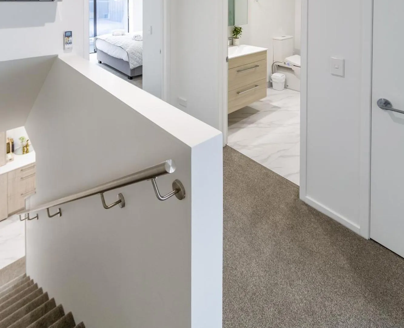 Greek Island Inspired 2 Bed Room 1 Bath Townhouse Christchurch 0*,