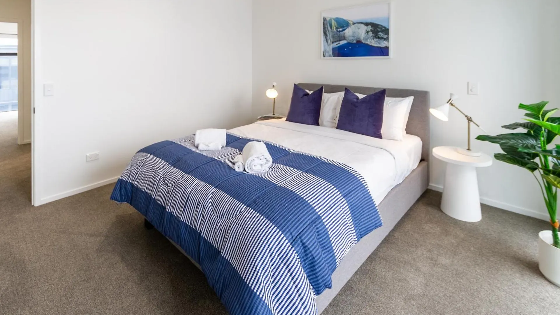 Greek Island Inspired 2 Bed Room 1 Bath Townhouse Christchurch