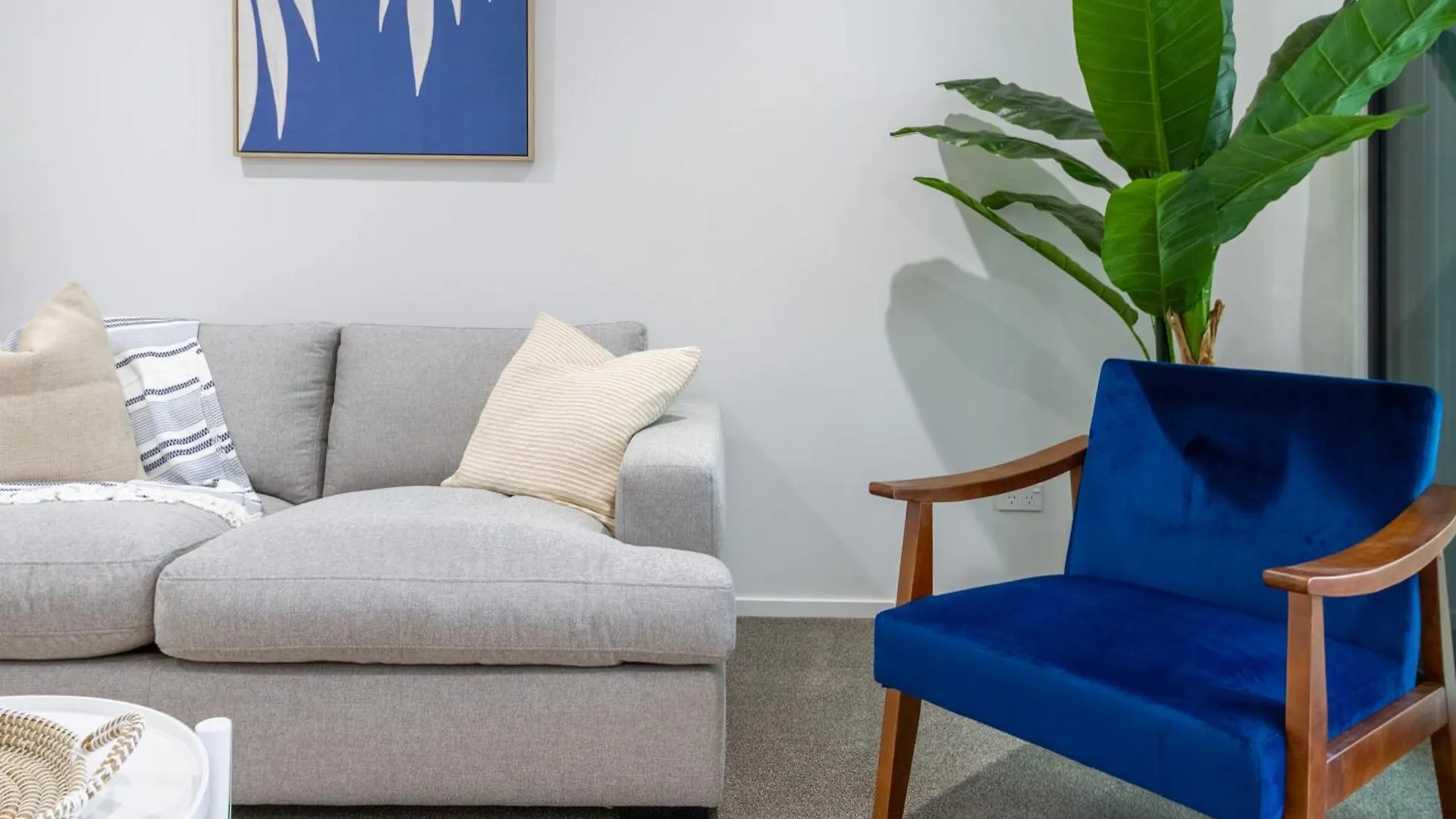 Greek Island Inspired 2 Bed Room 1 Bath Townhouse Christchurch 0*,
